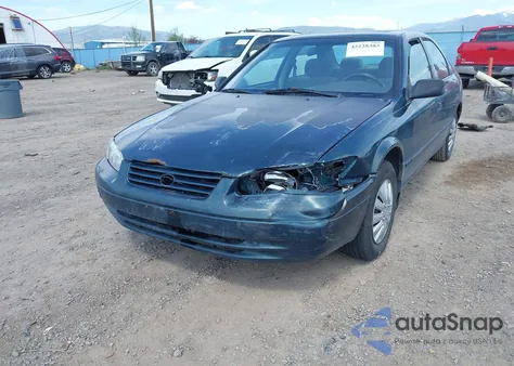 1998 Toyota Camry Le z USA, uszkodzony, nr VIN 4T1BG22KXWU363210